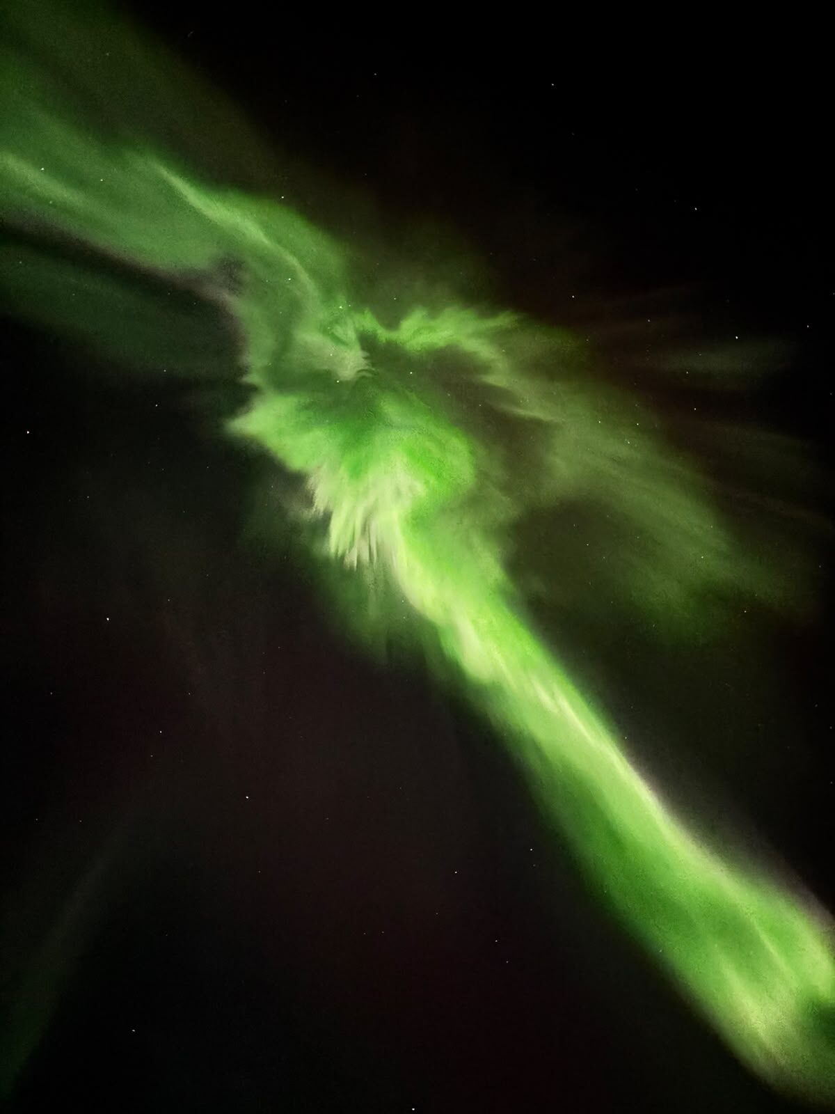 Green aurora corona seen straight up